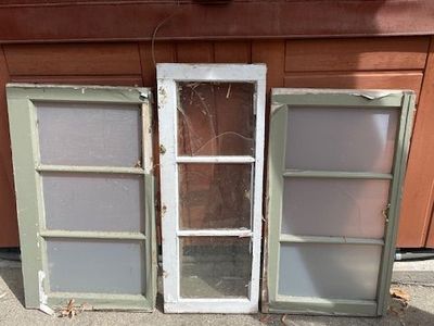 Vintage Wood Window Frames - Architectural Salvage, Rustic Decor, Craft Projects - Distressed Finish