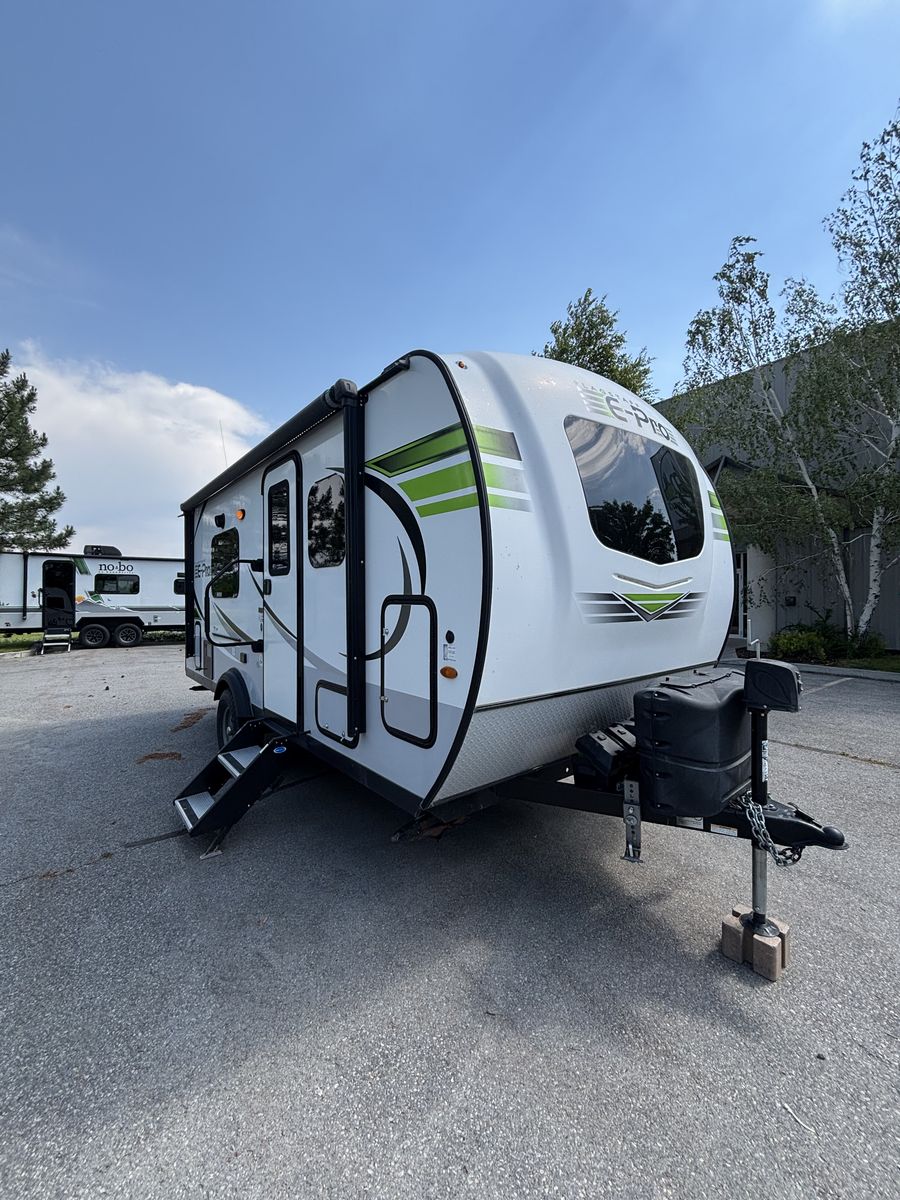 2020 Flagstaff E-Pro 19FD Couples Coach Travel Trailer