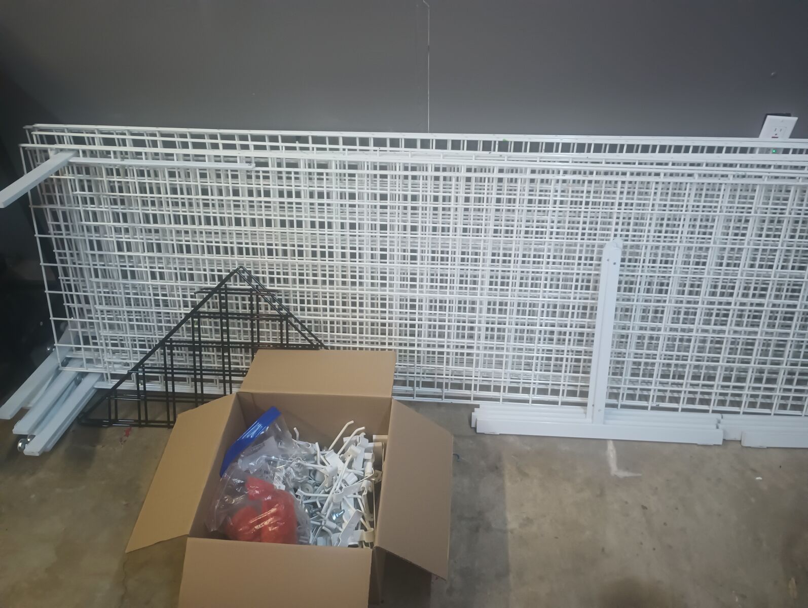 Grid wall booth setup