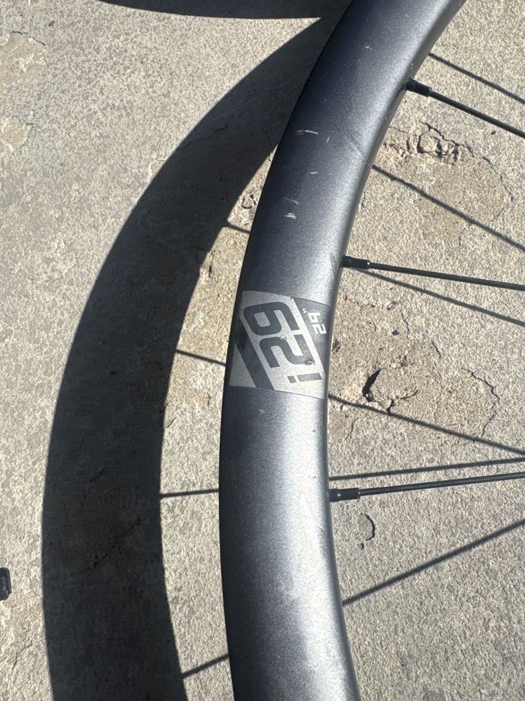FSA Gradient i29 Carbon Wheel Set