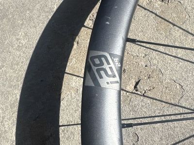 FSA Gradient i29 Carbon Wheel Set