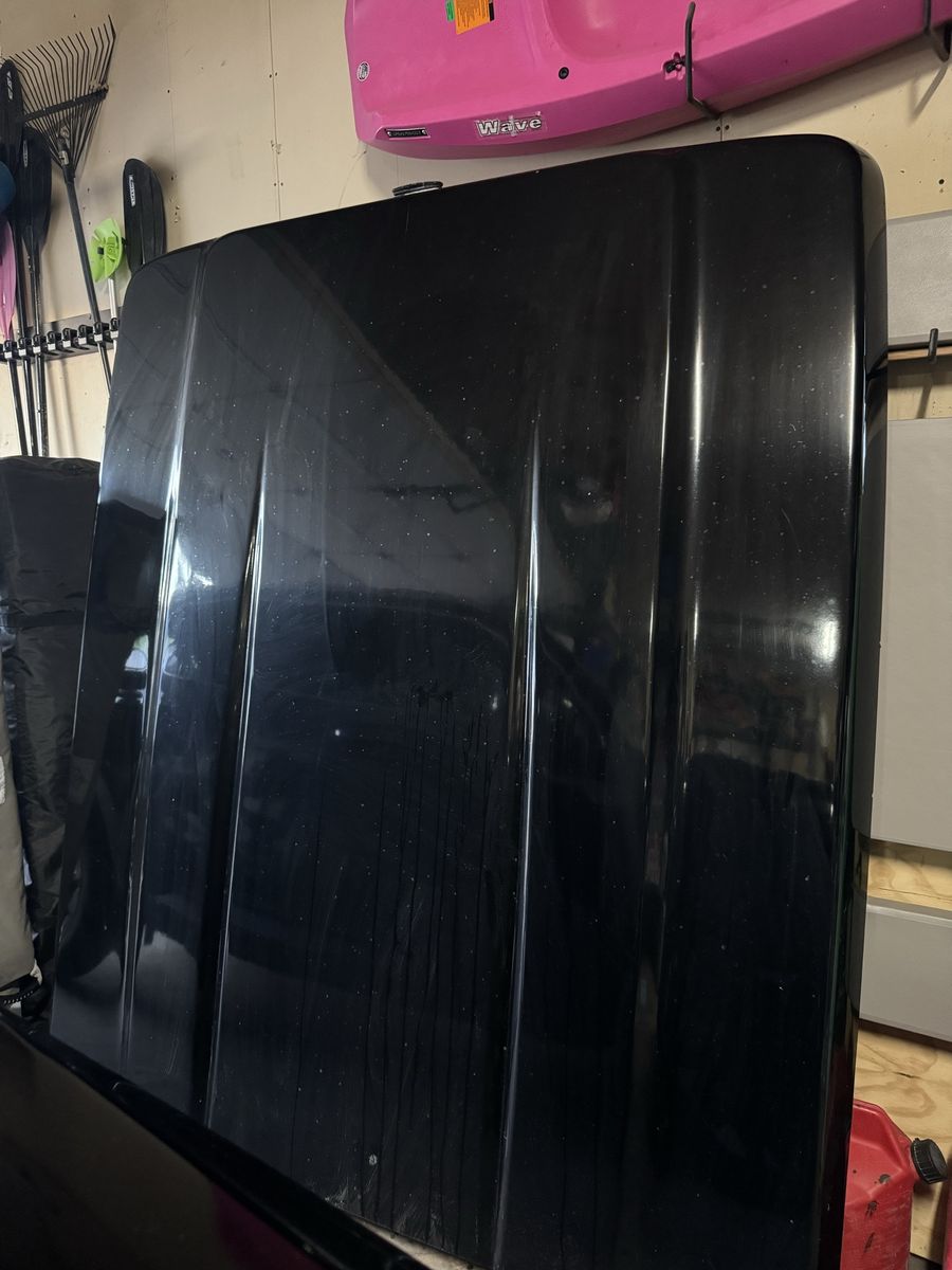 Leer 6ft locking Tonneau cover