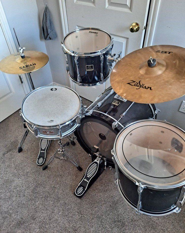 Yamaha Stage Custom complete Drum Set