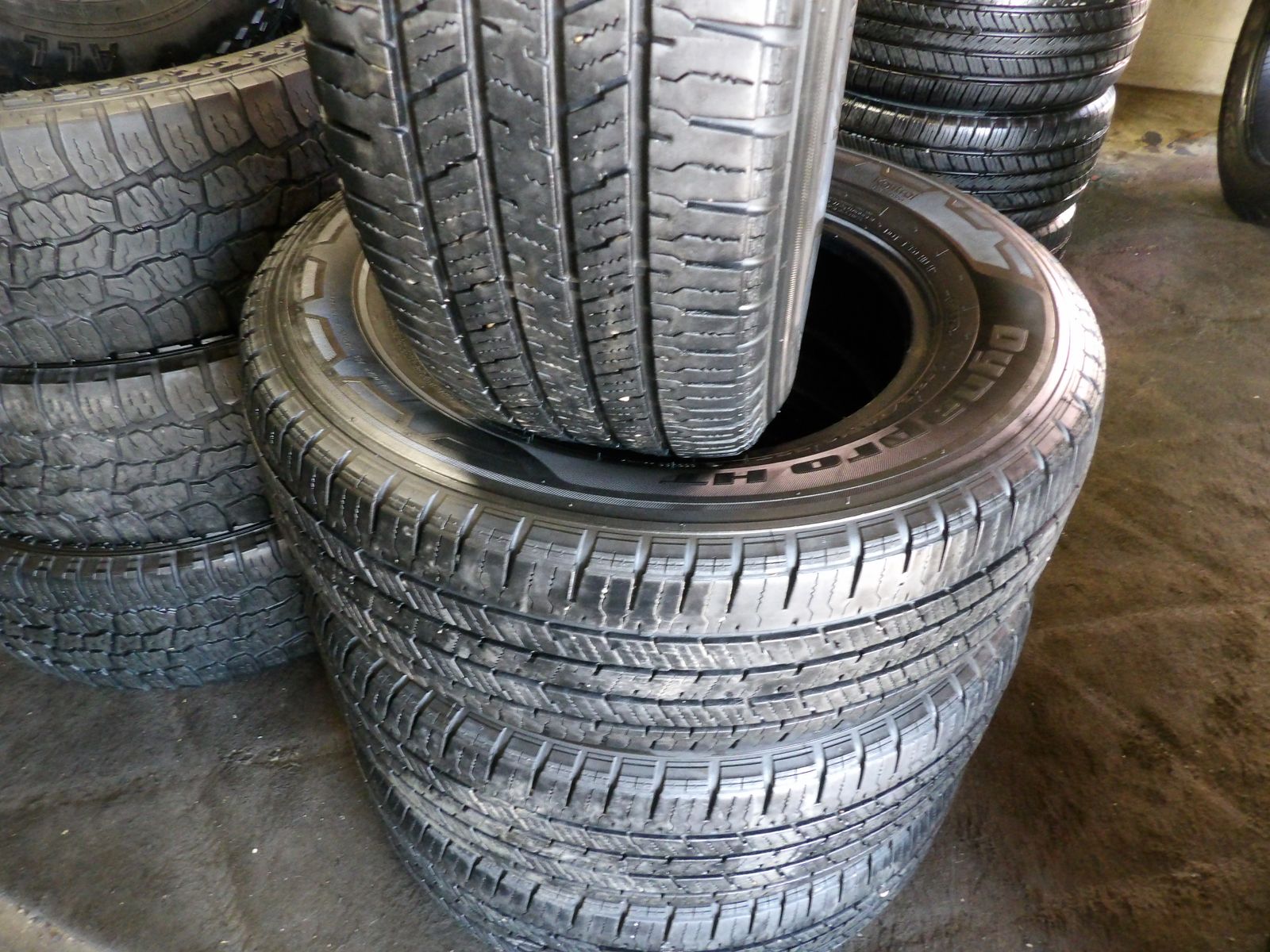 215/70R16 HANKOOK DYNAPRO HT SET OF USED TIRES
