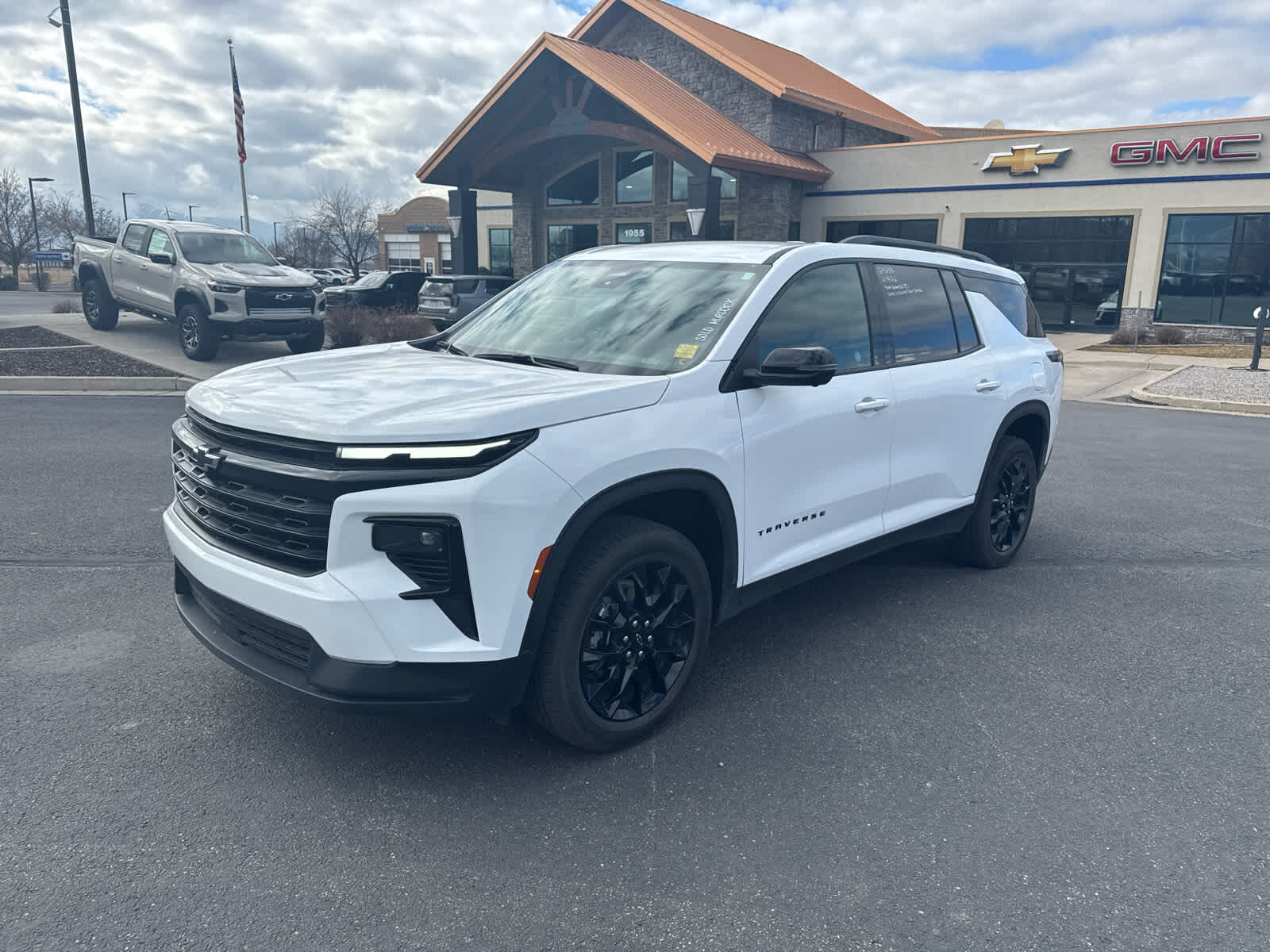 2025 Chevrolet Traverse LT