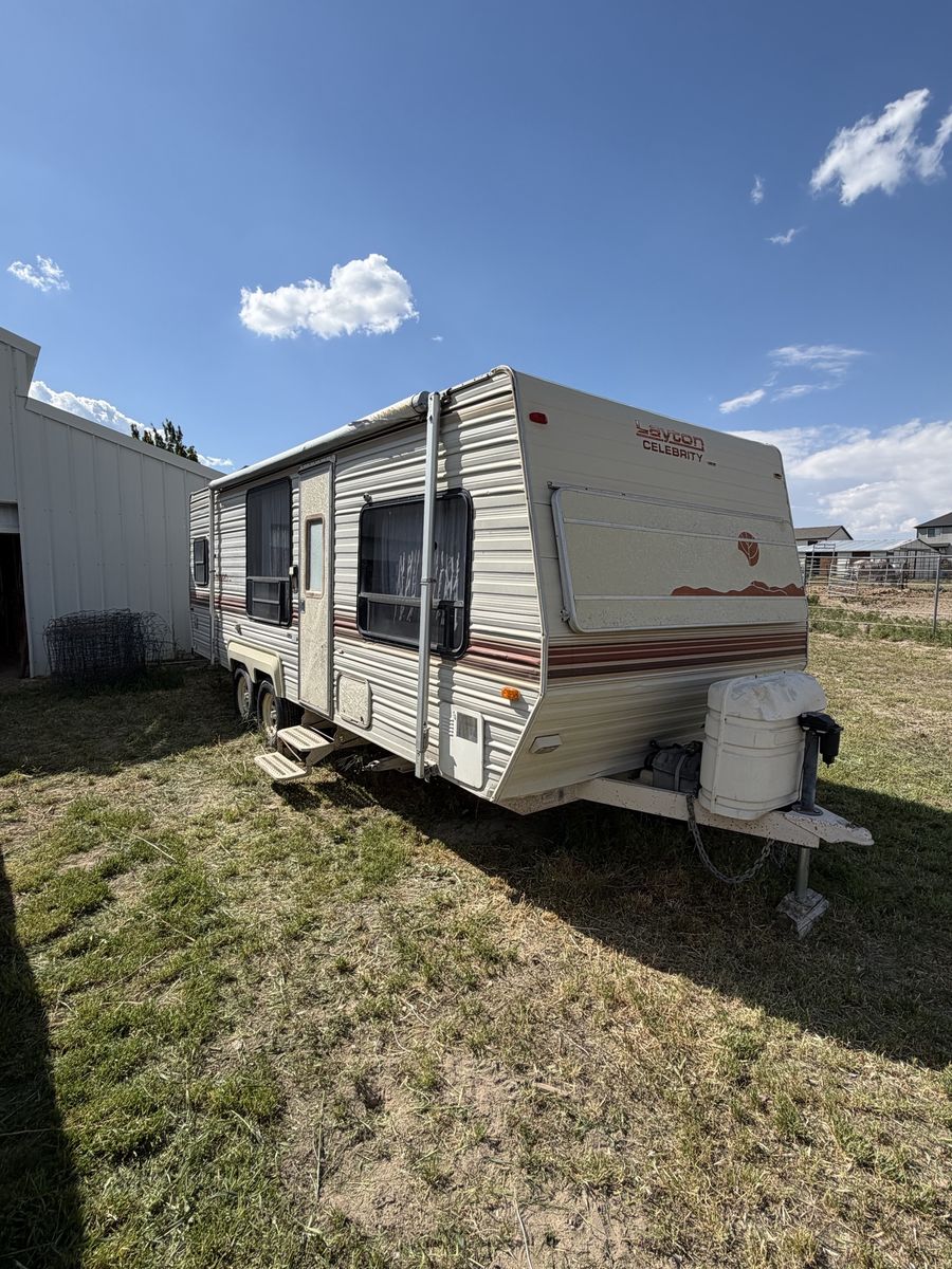 Skyline Layton Celebrity Travel Trailer