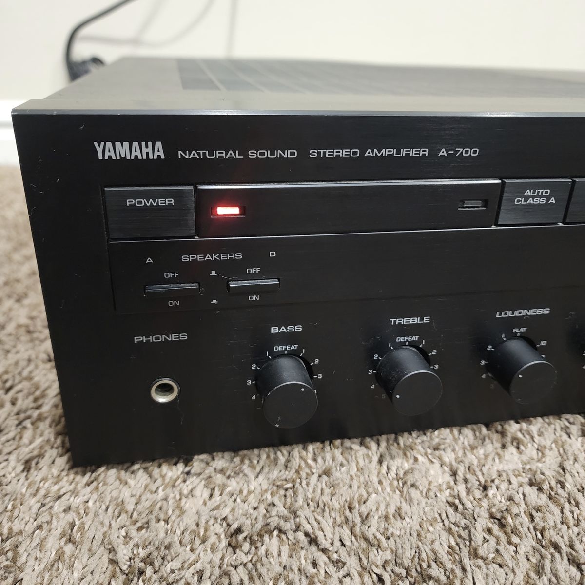 VINTAGE YAMAHA A-700 INTEGRATED STEREO AMPLIFIER RECEIVER WORKS GREAT SOUNDS NICE QUALITY!