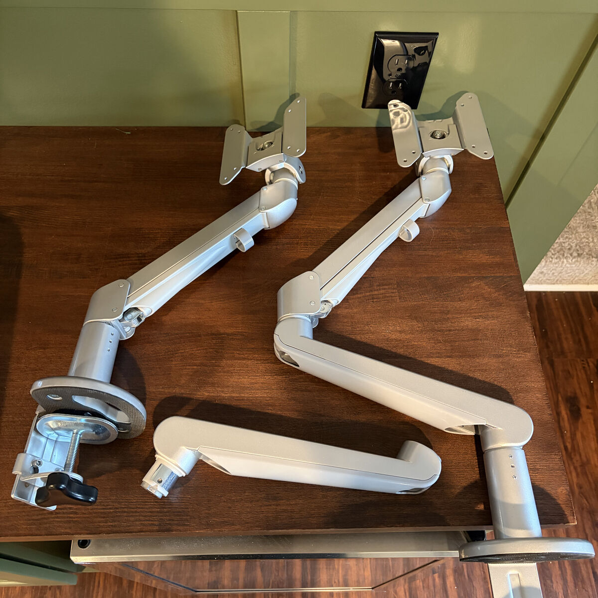 2 Adjustable Monitor Arms
