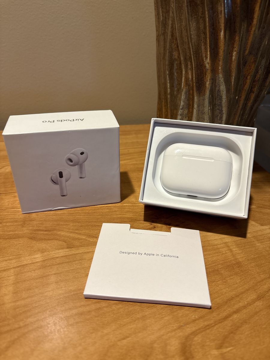 Authentic AirPods Pro Gen 3 USB-C Mag Safe Charger