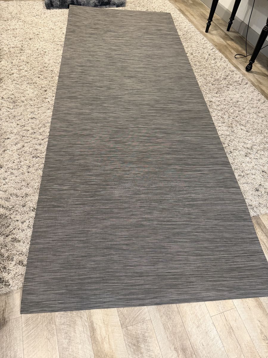 NEW CHILEWICH BASKET WEAVE RUG 12FT X 4.4IN (RETAILS: $1296)