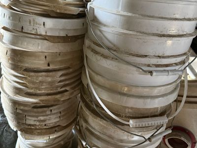5 gallon, 3 gallon buckets and lids
