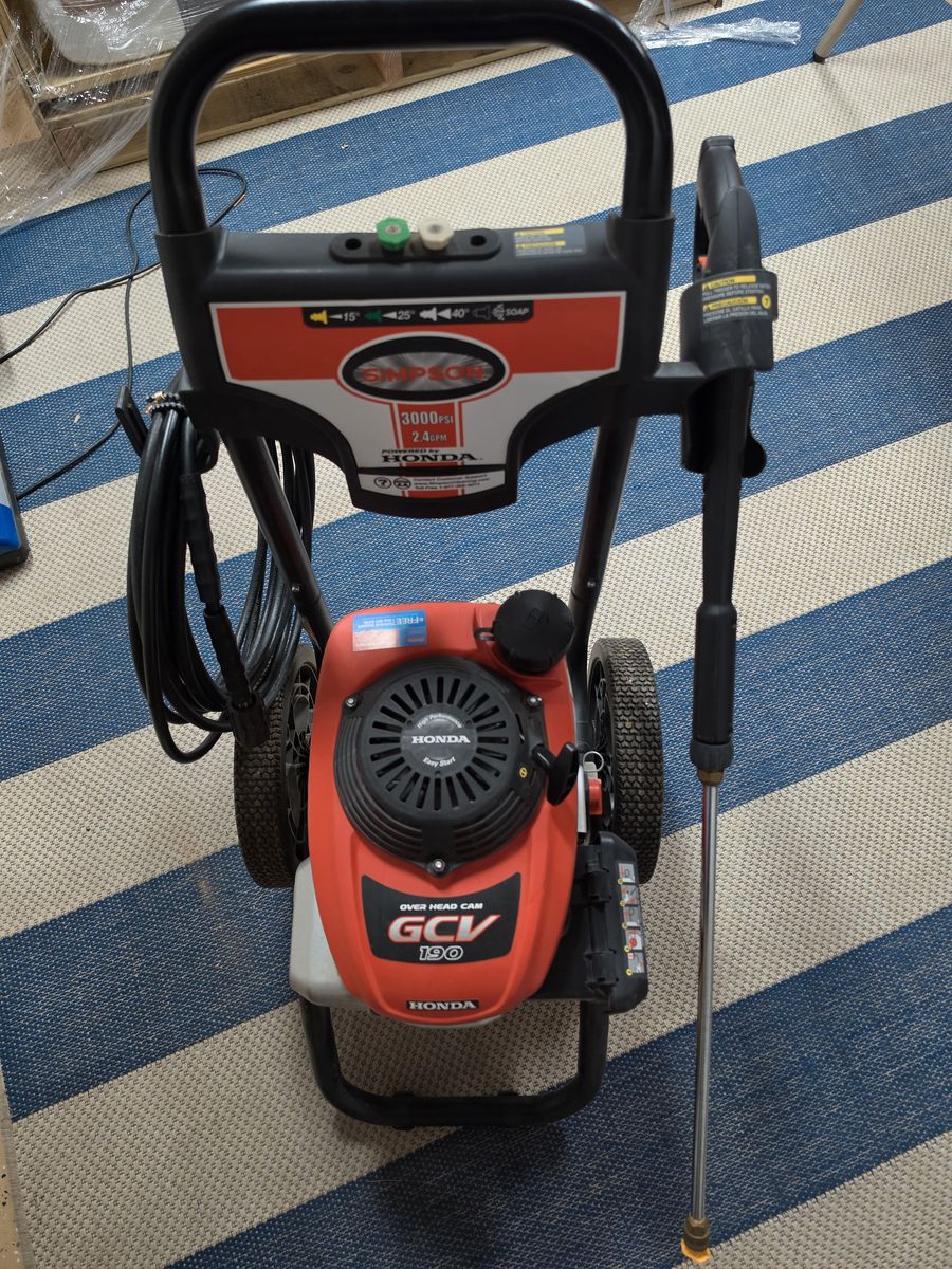 Simpson Gas Powered Pressure Washer with Honda motor
