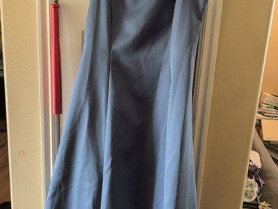 Betsy & Adam Blue Long Formal Dress Size 10 Sleeveless Evening Gown