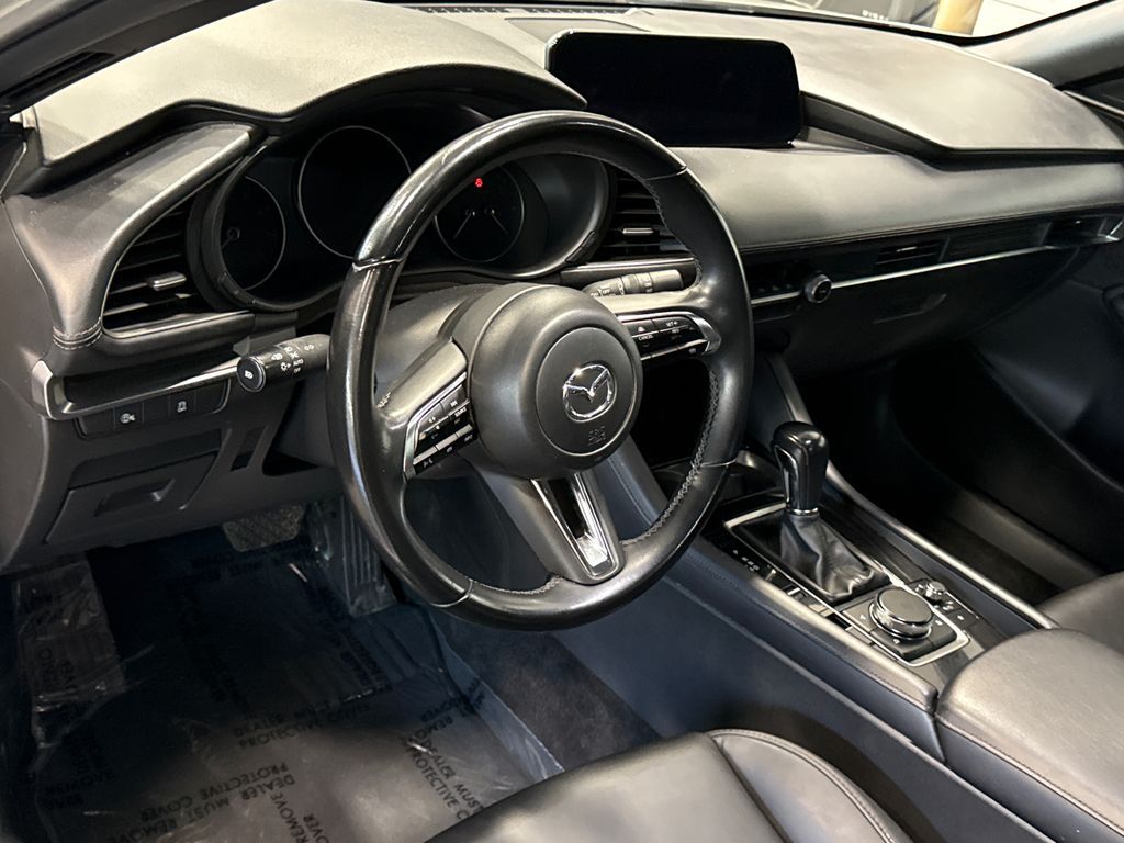 Main image 6
