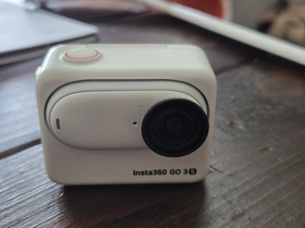 Insta360 GO 3S Action Camera - White - Compact & Versatile - Excellent Condition