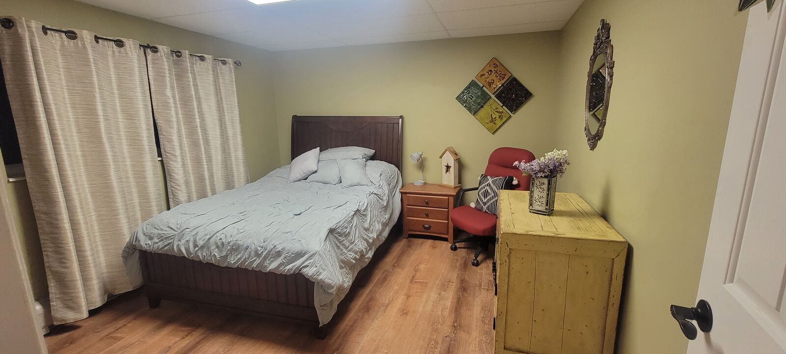 looking for a roommate