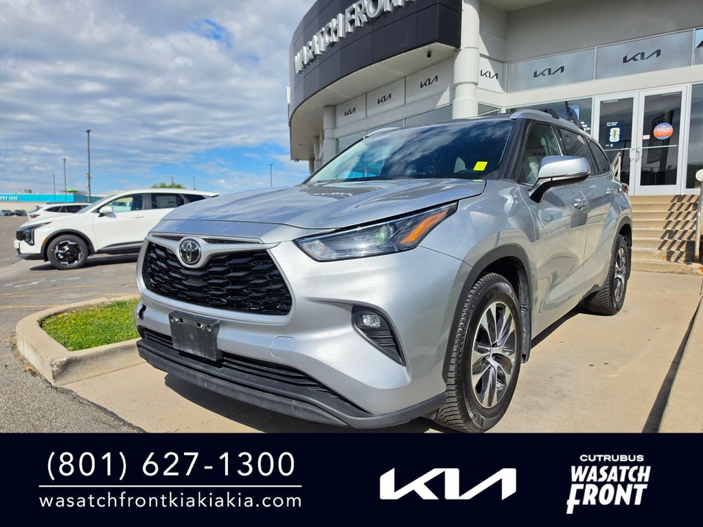 2022 Toyota Highlander XLE