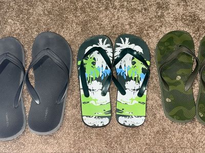 Men’s Size flip-flops Size 6 and 7