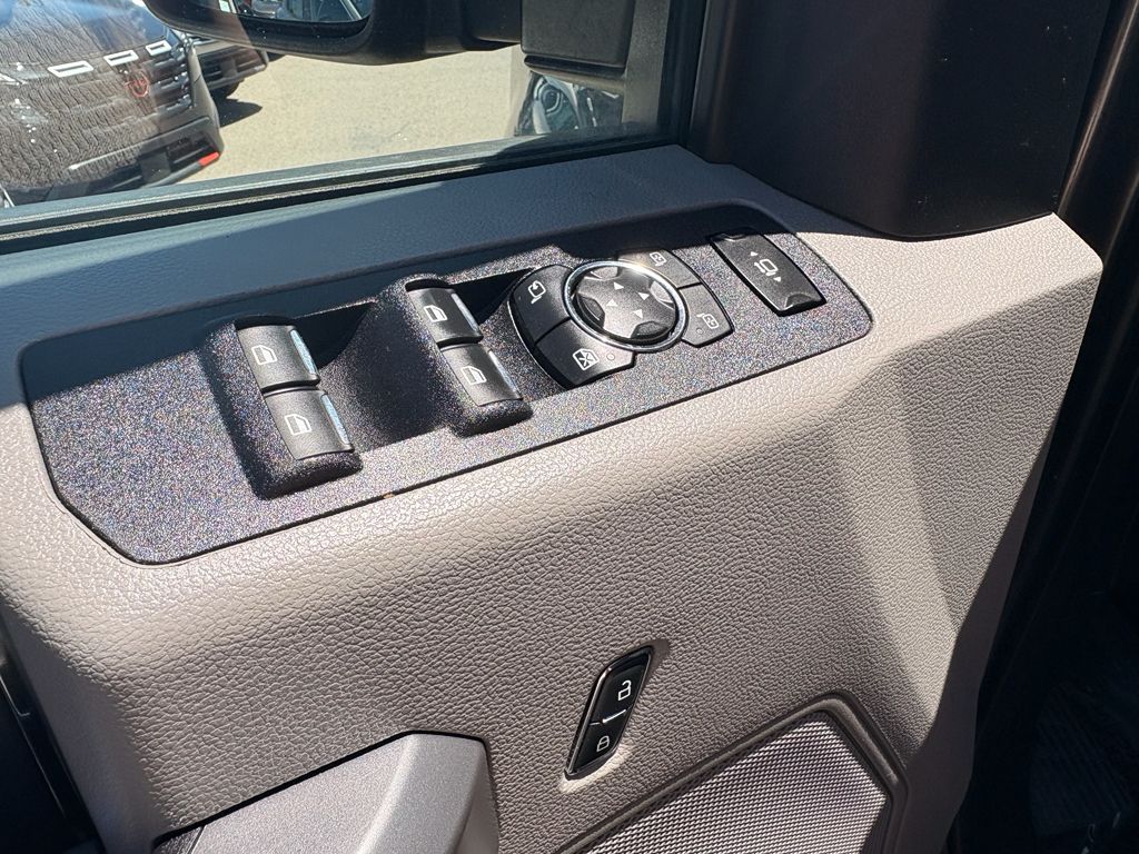 Main image 14