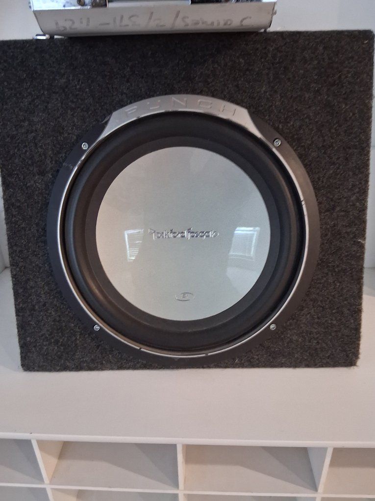 rockford fosgate sub with box and amp