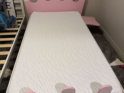 Twin crown bed