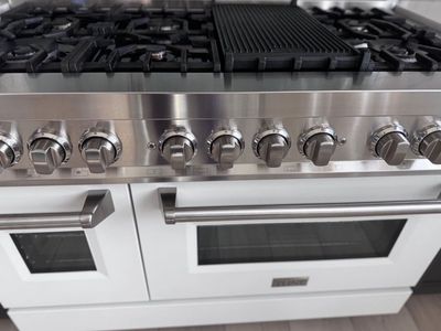 ZLINE 48in. 6.7 cu. ft. Classic Dual Fuel Double Oven Range, 8 Burner Gas Cooktop, White Matte Doors