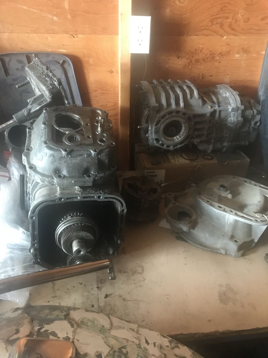 2 VW BUS 002 5 Rib Transmission 1974-1976.