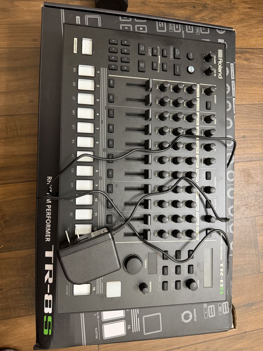 Roland TR-8S Rhythm Performer Drum Machine w/ ACB Technology & Sample Playback