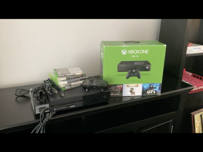 Xbox One 1TB Console Bundle with Controller, Games, and Accessories - Great Condition!