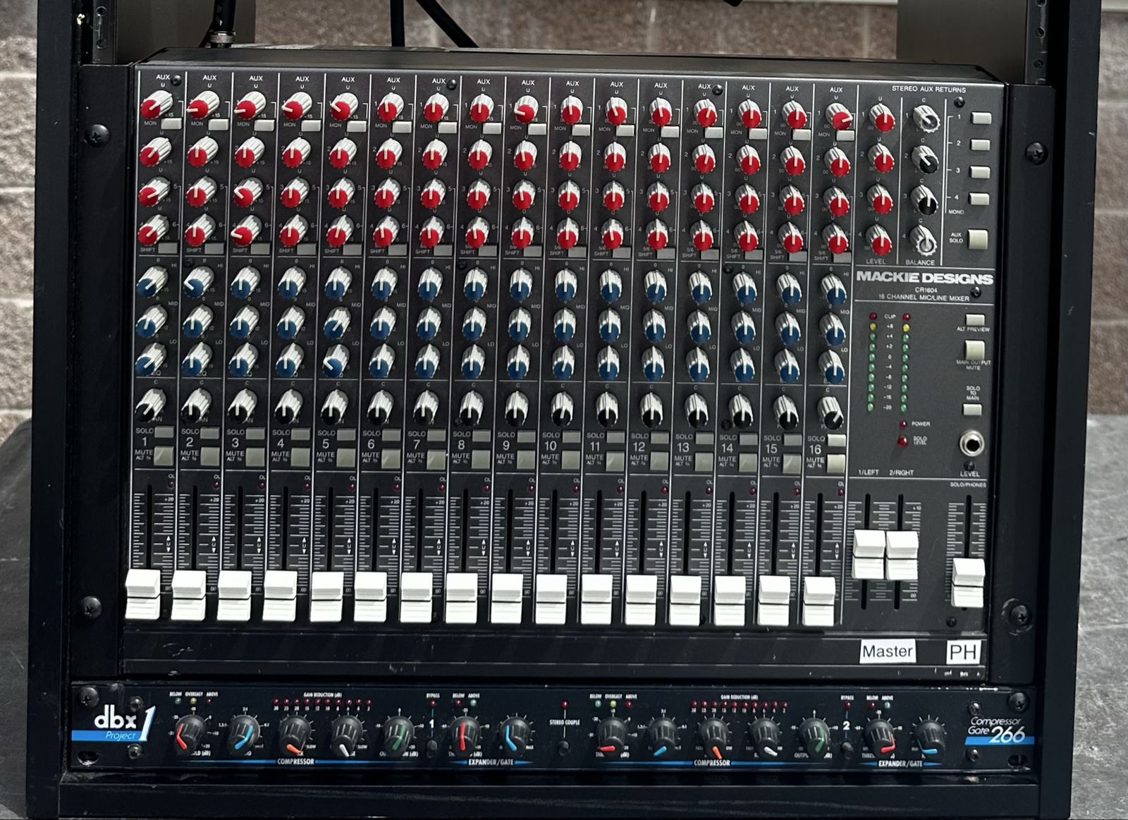 Mackie 1604 Mixer, DBX Compressor/Gate 266