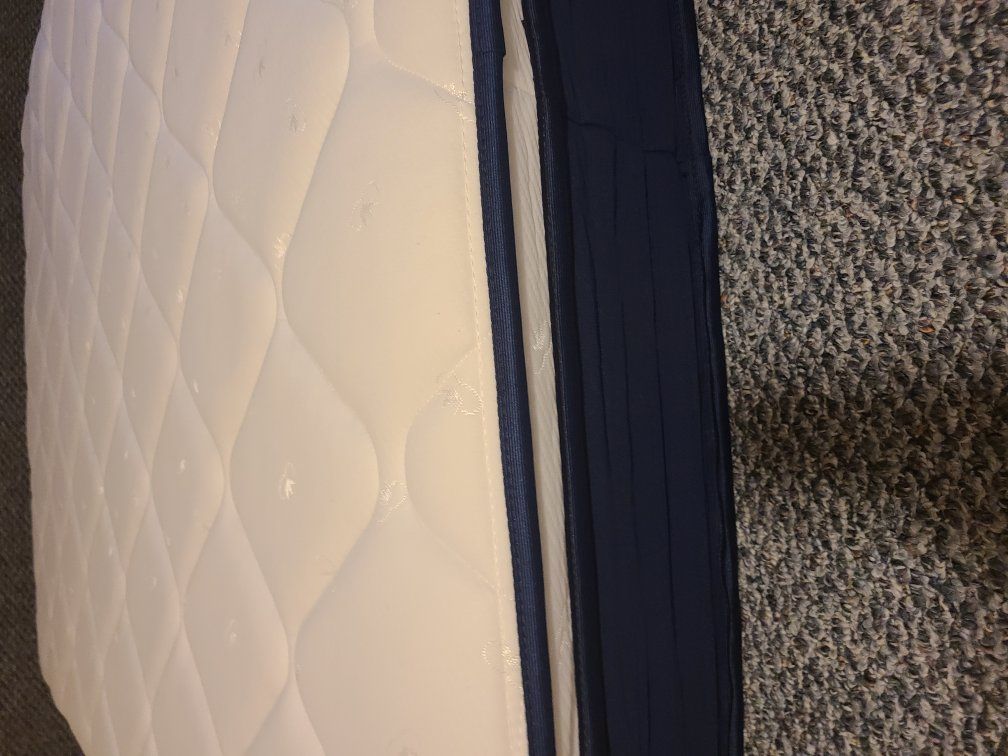 queen mattress and waterproof cover