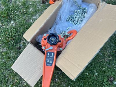 Brand New lever never used 3,300 pounds 10F Chain