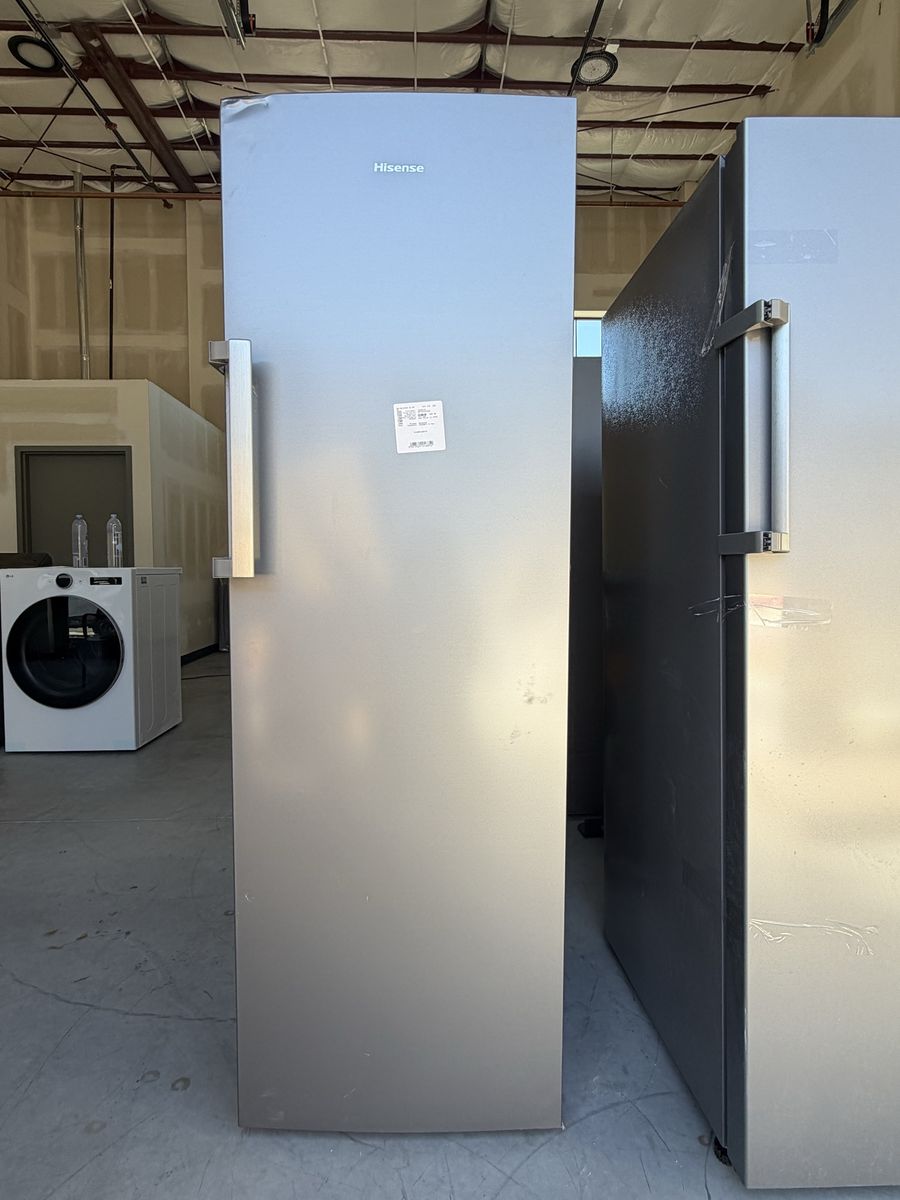 New S&D Hisense 10.1CuFt Upright Freezer
