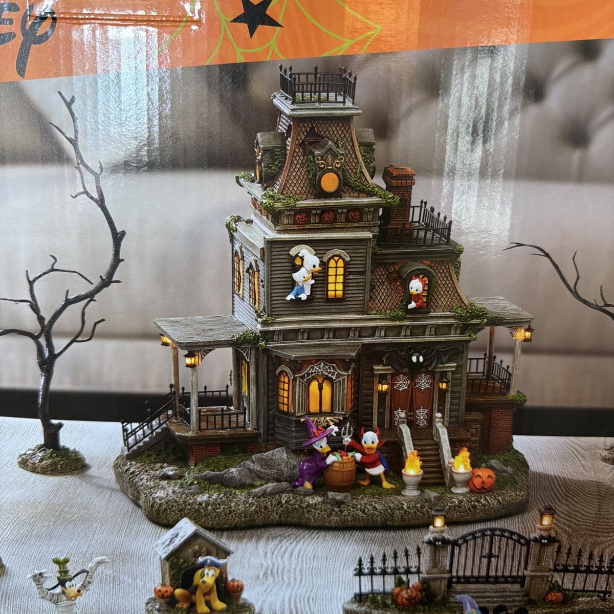 Main image 4