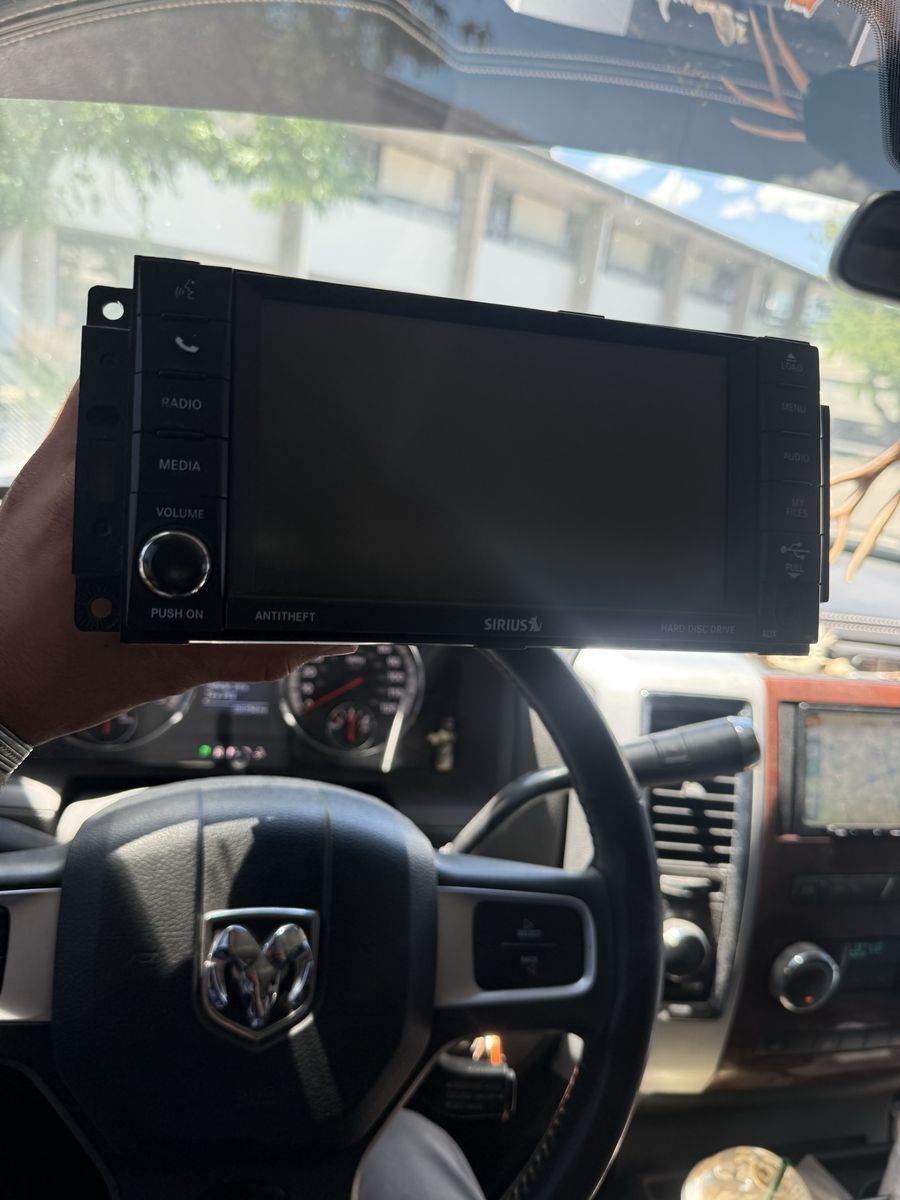 Dodge ram 2500 radio