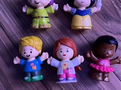 Fisher-Price Little People Figures Lot of 5 - Snow White, Dopey, and Friends