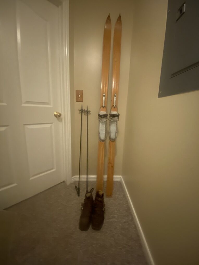 1930's Northland ski package