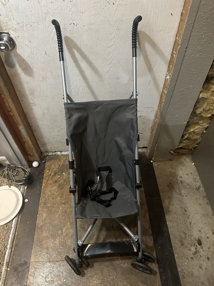 Stroller new bought never used