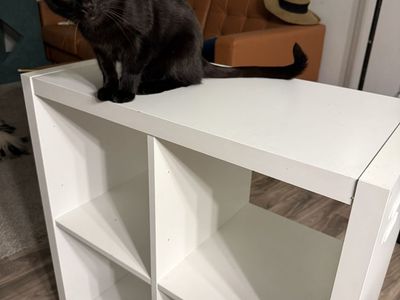 IKEA 2x2 Kallax