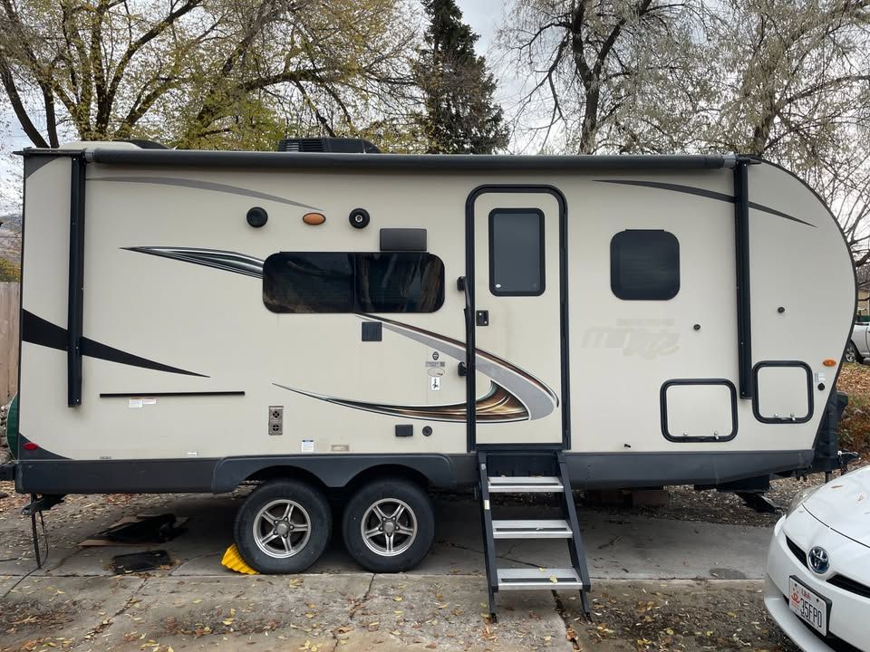 2018 Mini Lite 2104s