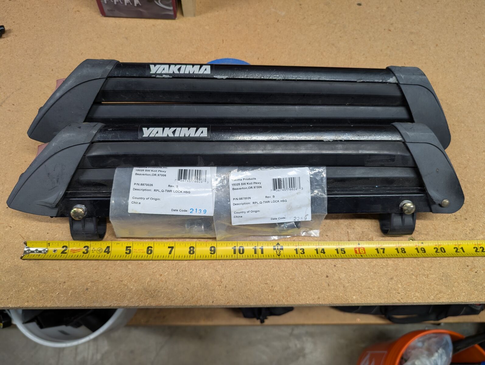 Yakima Buttondown ski or snowboard mount.