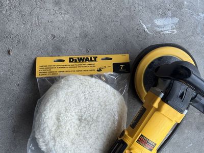Like new DeWalt 7 inch polisher