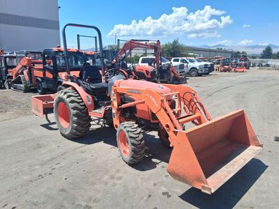 2012 KUBOTA B3300 COMPACT TRACTOR