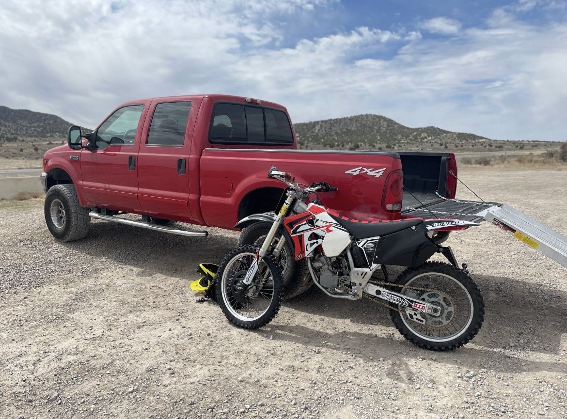 1996 cr125 2 stroke dirt bike 