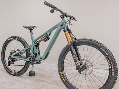 Yeti SB135 T3 XO AXS Transmission