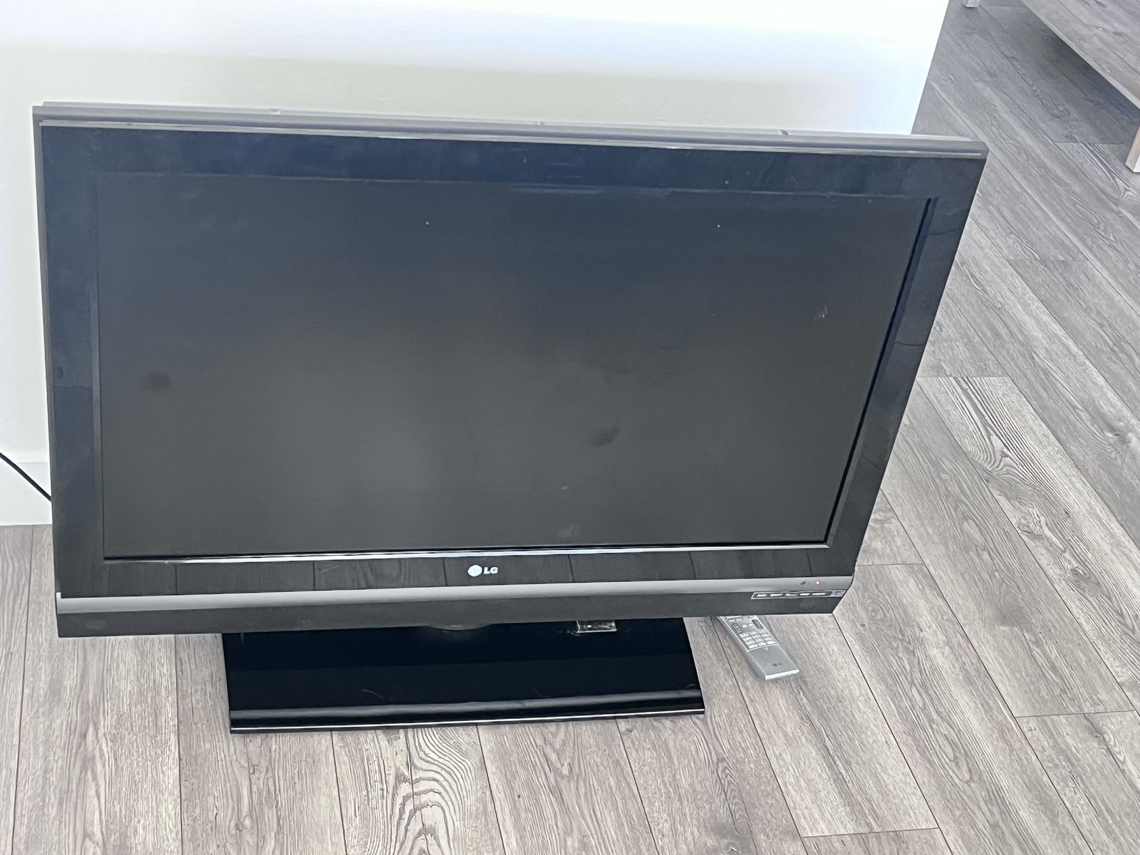 FREE 42 inch LG tv