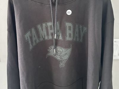 Tampa Bay Buccaneers FOCO Blackout Hoodie – Size XL