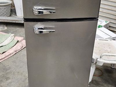 Frigidaire Top Freezer Refrigerator, Compact 5.6 cu. ft., Stainless Steel Finish