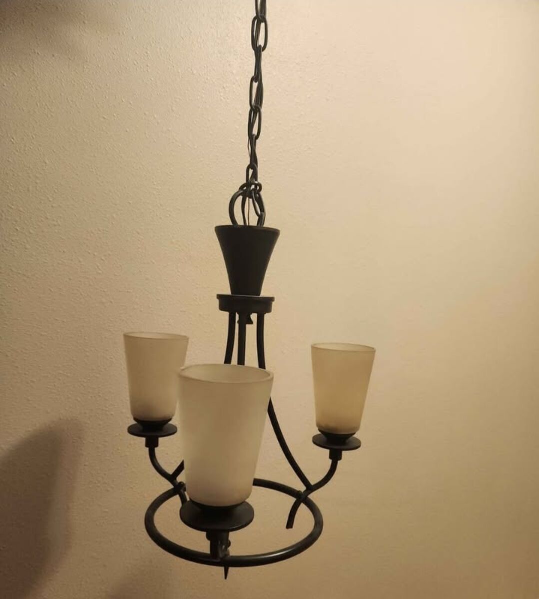 Chain hanging chandelier