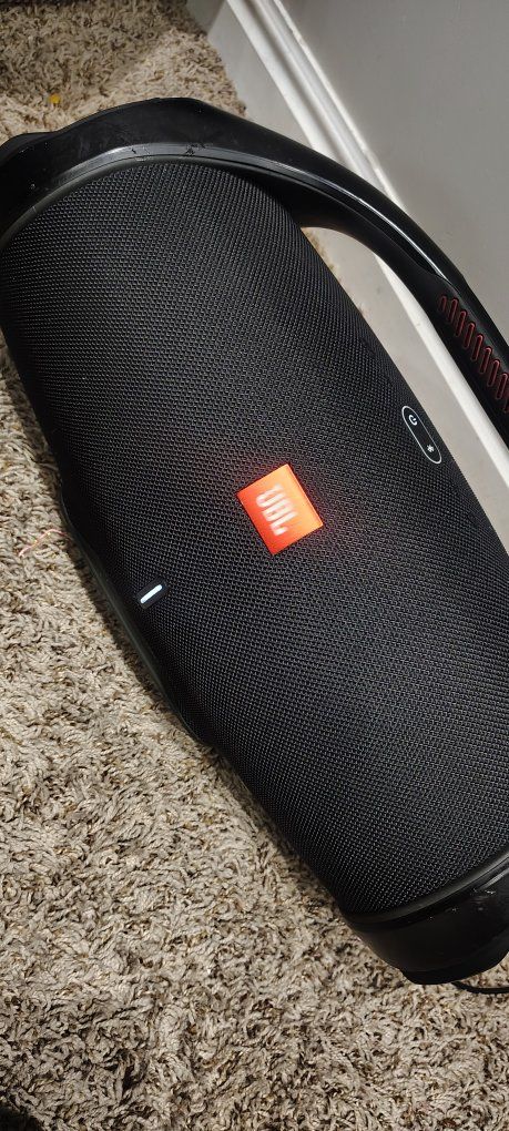JBL Boombox 2